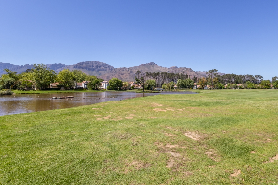 To Let 5 Bedroom Property for Rent in Boschenmeer Golf Country Estate Western Cape